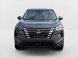 Used 2024 Nissan Rogue SV image 2
