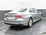 Used 2018 Toyota Camry LE image 6