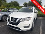 Used 2018 Nissan Rogue SV image 2
