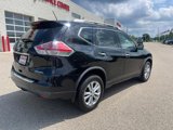 Used 2016 Nissan Rogue SV image 3