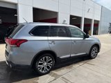 Used 2016 Mitsubishi Outlander SE image 3