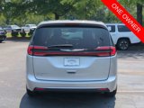 Used 2023 Chrysler Pacifica Touring-L image 4