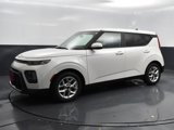 Used 2022 Kia Soul LX w/ Technology Package image 2