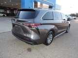 Used 2021 Toyota Sienna XLE image 4