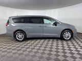 Used 2025 Chrysler Pacifica Select image 4