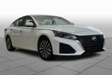 Used 2023 Nissan Altima 2.5 SV image 2