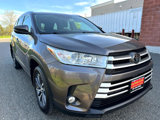 Used 2017 Toyota Highlander XLE image 3