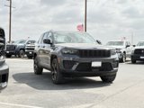 Used 2024 Jeep Grand Cherokee Altitude image 3