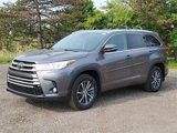Used 2017 Toyota Highlander XLE image 2