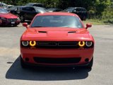 Used 2022 Dodge Challenger SXT image 2