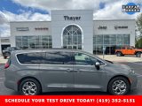 Used 2023 Chrysler Pacifica Limited image 6