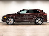 Used 2019 Porsche Cayenne Turbo image 2