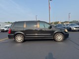Used 2014 Chrysler Town & Country Touring image 4