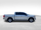 Used 2018 Nissan Titan SV image 2