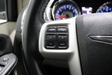 Used 2016 Chrysler Town & Country Touring image 5
