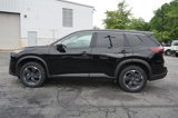 Used 2024 Nissan Rogue SV image 4