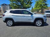 Used 2024 Jeep Compass Latitude image 2