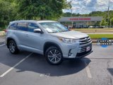 Used 2017 Toyota Highlander XLE image 2
