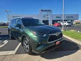 Used 2023 Toyota Highlander XLE image 2