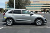 Certified 2022 Kia Niro EX image 3