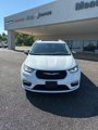 Used 2023 Chrysler Pacifica Limited image 2