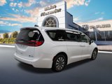 Certified 2023 Chrysler Pacifica Touring-L image 3