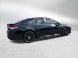 Used 2018 Toyota Camry SE image 3