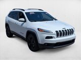 Used 2018 Jeep Cherokee Latitude w/ Altitude Package image 3