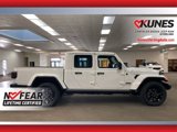 New 2025 Jeep Gladiator Sport image 3