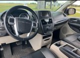 Used 2013 Chrysler Town & Country Touring image 3