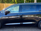 Used 2017 Chrysler Pacifica Touring image 6
