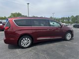 Used 2017 Chrysler Pacifica Touring-L image 5