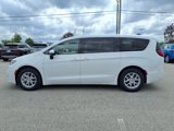 Used 2023 Chrysler Pacifica Touring-L image 4