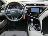 Used 2018 Toyota Camry LE image 5