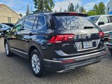Used 2018 Volkswagen Tiguan SE w/ Panoramic Sunroof Package image 3