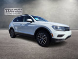 Used 2020 Volkswagen Tiguan SE w/ Panoramic Sunroof Package image 2