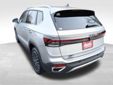 New 2025 Volkswagen Taos SE image 3