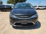 Used 2018 Chrysler Pacifica Limited image 2