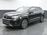 Used 2024 Volkswagen Taos SE w/ MDO Package image 3