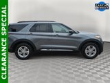 Used 2022 Ford Explorer XLT w/ Equipment Group 202A image 2