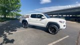 Used 2019 Toyota Tacoma TRD Off-Road image 2