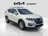 Used 2017 Nissan Rogue SV image 3