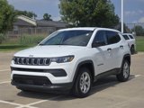 Used 2024 Jeep Compass Sport image 3