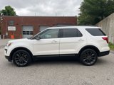 Used 2018 Ford Explorer XLT image 2