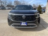 Used 2024 Volkswagen Atlas Cross Sport SE image 3
