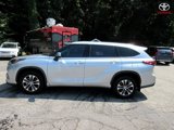 Used 2021 Toyota Highlander XLE image 2