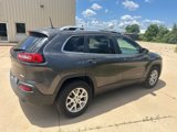 Used 2017 Jeep Cherokee Latitude w/ Cold Weather Group image 5
