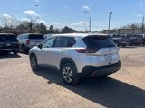 Used 2023 Nissan Rogue SV image 3