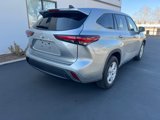 Used 2024 Toyota Highlander LE image 3