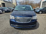 Used 2015 Chrysler Town & Country Touring w/ Driver Convenience Group image 2